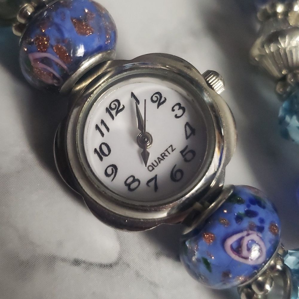 Blue Elastic Quartz Watch‎ - Picture 3 of 4